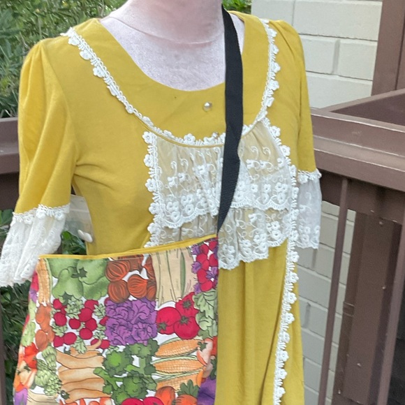 Beauty Ballet design gold cotton stretch victorian poet cream lace ruffles Med. - Picture 10 of 14